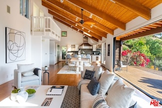 21338 Colina Dr, Topanga, CA 90290