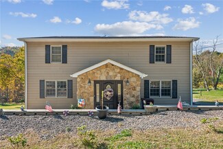822 Old State Rd, Apollo, PA 15613