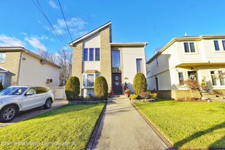 107 S Railroad St, Staten Island, NY 10312