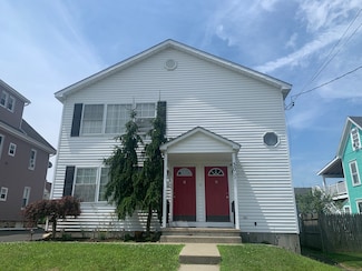 30 1/2 Mallory St Unit B, Danbury, CT 06810
