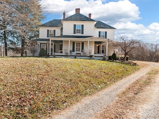 4912 Pigeon Rd, Waynesville, NC 28786