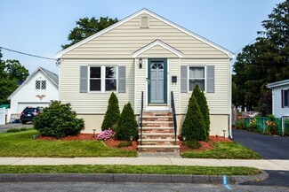 11 Warren Rd, Saugus, MA 01906