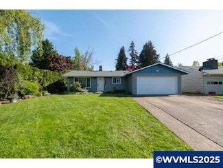 4722 Indiana Ave NE, Salem, OR 97305