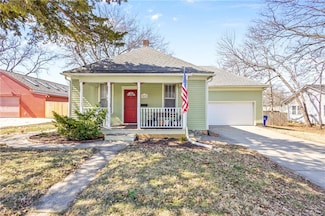 9032 Haskins St, Lenexa, KS 66215