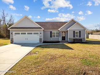 502 Celestial Ct, Jacksonville, NC 28546