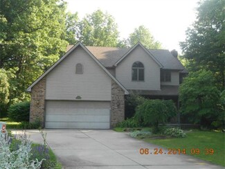 203 Ash Ct, Campbell, OH 44405