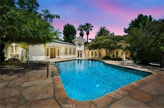 18930 Wells Dr, Tarzana, CA 91356