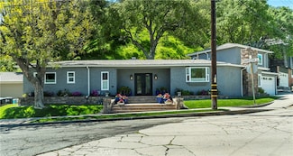 2999 Country Club Dr, Glendale, CA 91208