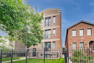 2709 W Bryn Mawr Ave Unit 4, Chicago, IL 60659