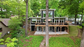132 Lakeshore Dr, Roswell, GA 30075