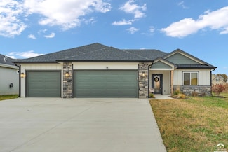 2620 E 26th Ct, Lawrence, KS 66046