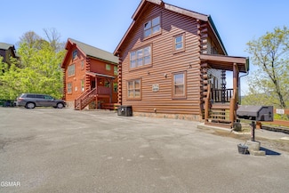 2867 White Oak Ridge Ln, Sevierville, TN 37862