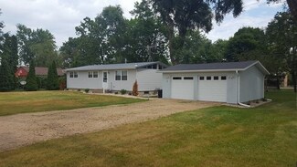 514 N 3rd St, Muscoda, WI 53573