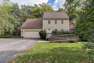 26 Governor Sawyer Ln, Dover, NH 03820
