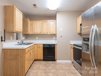 401 Funderburk Rd, Wingate, NC 28174