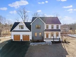 24 Magnolia Dr, Swansea, MA 02777