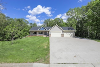 19611 Flamingo St NW, Cedar, MN 55011