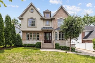 122 W 5th St, Hinsdale, IL 60521