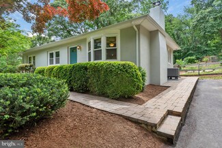 955 Hilltop Rd, Arnold, MD 21012