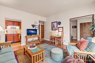 2700 4th Ave Unit 403, Seattle, WA 98121