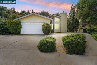 100 Sparrow Dr, Hercules, CA 94547