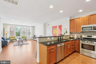600 S 24th St Unit 204, Philadelphia, PA 19146