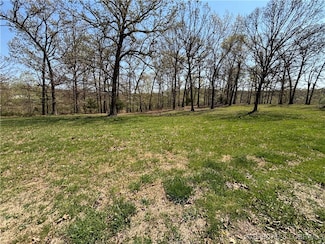 1.014 Hawk Lake Dr, Sunrise Beach, MO 65079