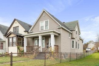 3827 W 5th St, Duluth, MN 55807