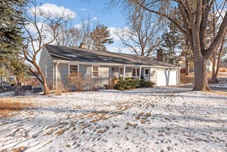 11 Interlachen Rd, Hopkins, MN 55343