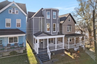 1815 Fairlee St, Pittsburgh, PA 15212