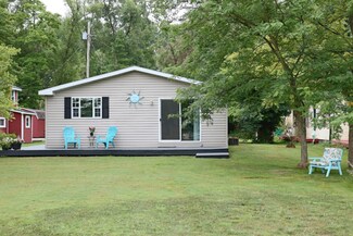 33362 Inn-D-inn Dr, Dowagiac, MI 49047