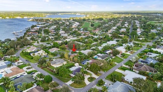 44 Pine Tree Place, Tequesta, FL 33469