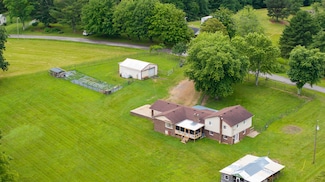 3037 Tunnel Rd, Westmoreland, TN 37186