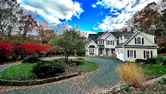 101 Old Grassy Hill Rd, Woodbury, CT 06798