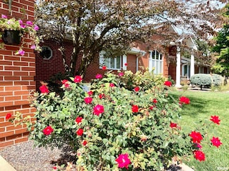 18 Jacobs Ln, Jacksonville, IL 62650