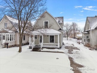 44 E 19th St, Holland, MI 49423