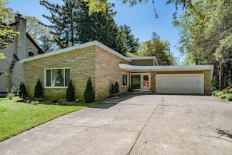 1305 W Rudisill Blvd, Fort Wayne, IN 46807