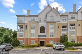 2110 Highcourt Ln Unit 202, Herndon, VA 20170