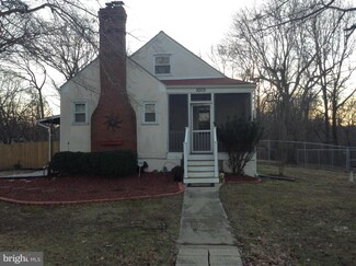 8209 Comet Dr, Fort Washington, MD 20744