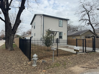 156 Pioneer Rd, San Antonio, TX 78210