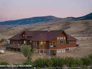 34 Table Top Dr, Dubois, WY 82513