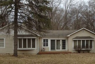 3 Lehigh Ct, Algonquin, IL 60102