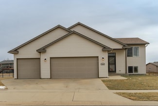 4846 Lionhart Dr NW, Rochester, MN 55901