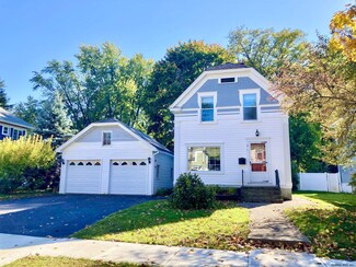 4 Washington Rd, Schenectady, NY 12302