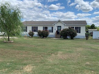 360 Chapel Hill Ln, Waxahachie, TX 75165