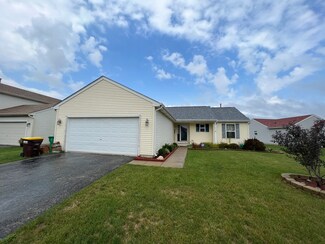 805 Rose Ln, Harvard, IL 60033