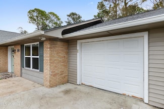 11498 Carondelet St, Gulfport, MS 39503