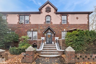 1702 E 28th St, Brooklyn, NY 11229