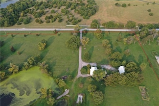 15665 S Moonlight Rd, Olathe, KS 66061