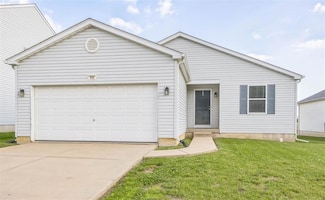 990 Koenig Dr, Godfrey, IL 62035